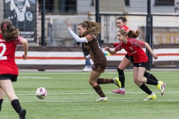 Bild 328 - wBJ FC St. Pauli - Walddoerfer SV : Ergebnis: 3:4